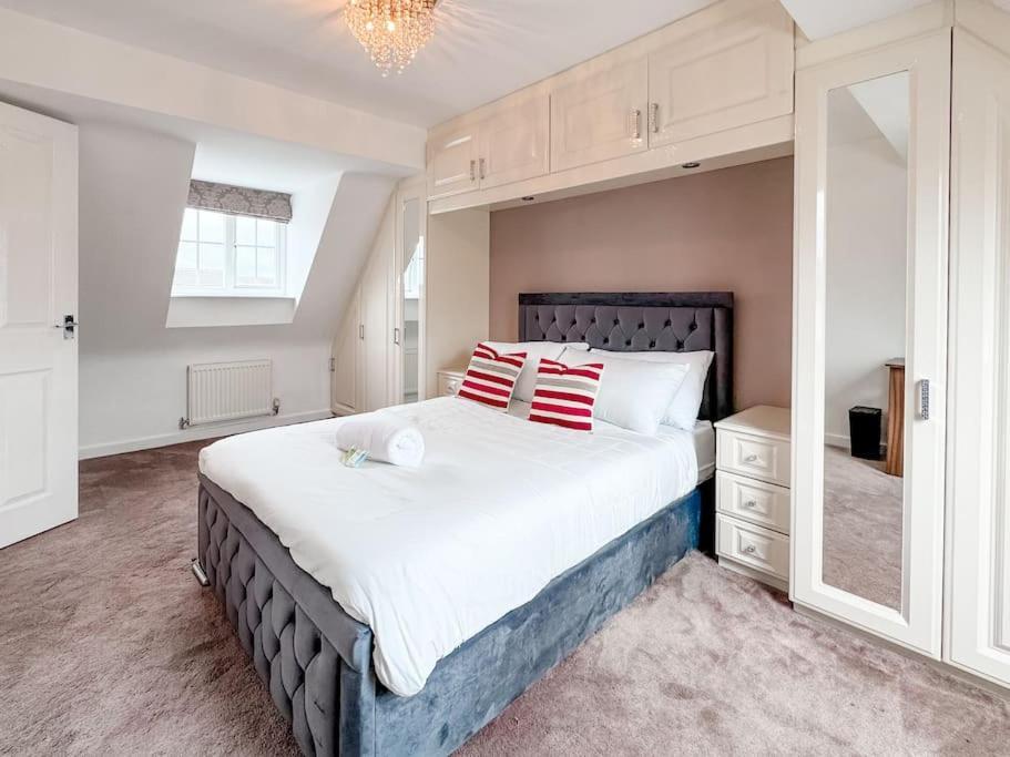 Huge House - Free Parking - 4 Bed 3 Bathroom - Leeds Leeds  Exterior photo